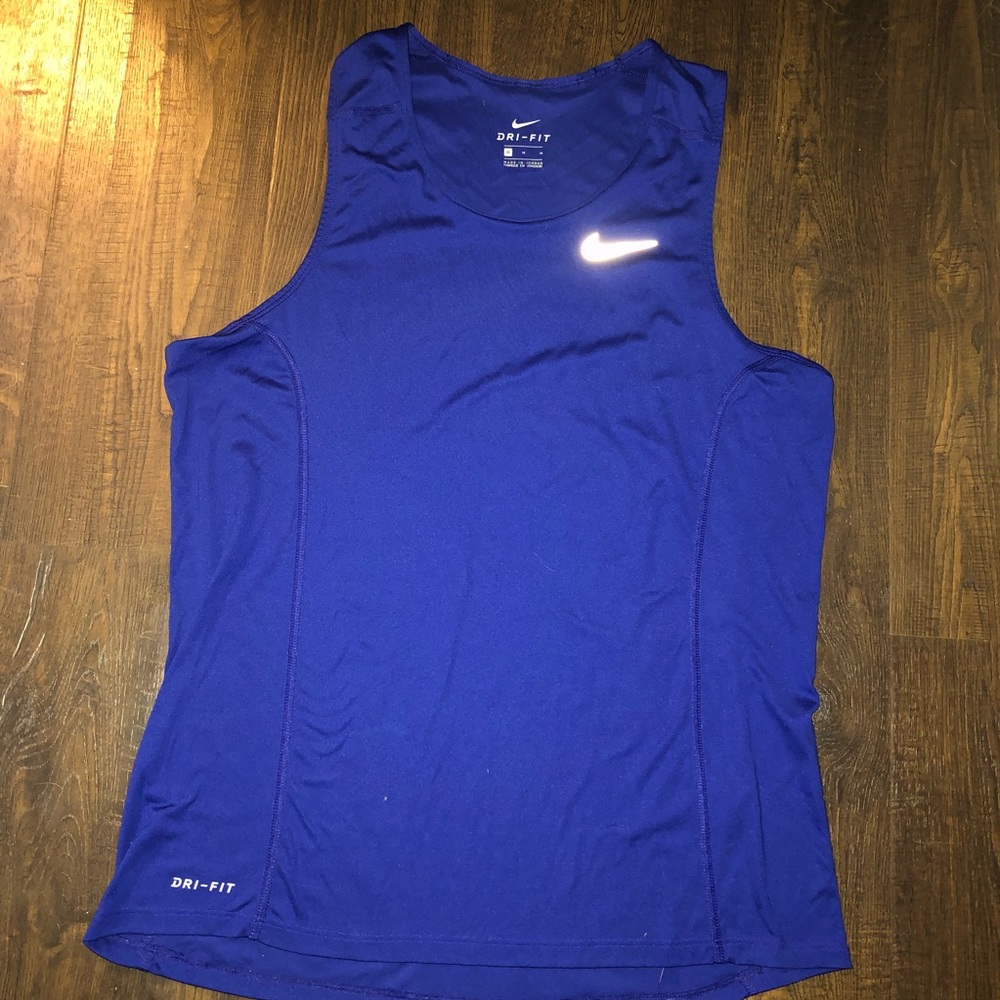 Nike dri-fit tank size M